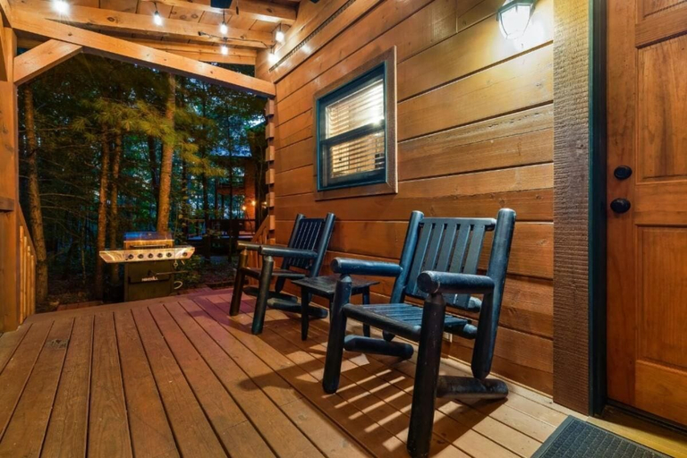 Terrace/patio 2, Awesome Adventures, Sevier