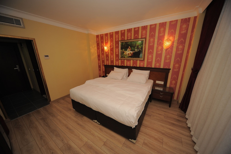 Bedroom 5, Golden Lake Hotel, Yüreğir
