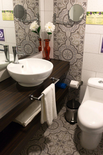 Bathroom 4, LV Hoteles, Valparaíso
