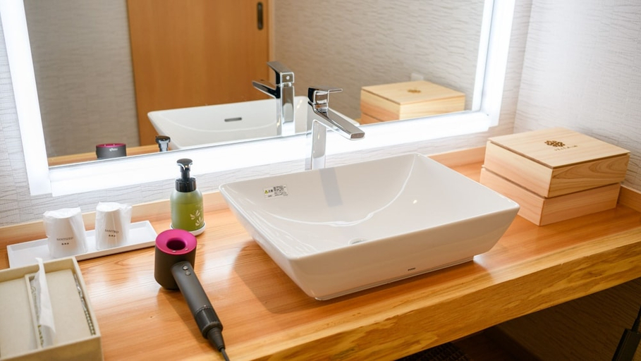 Bathroom 4, Yamanaka Onsen Shirasagiyu Tawaraya, Kaga