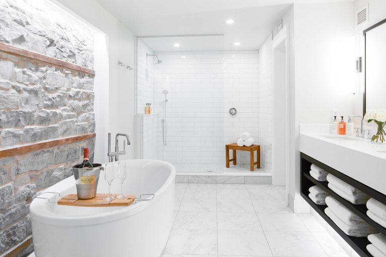 Bathroom 4, Frontenac Club, an Ascend Collection Hotel, Frontenac
