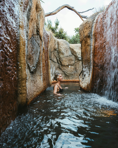 Sport & Beauty 2, Deep Blue Hotel and Hot Springs, Warrnambool