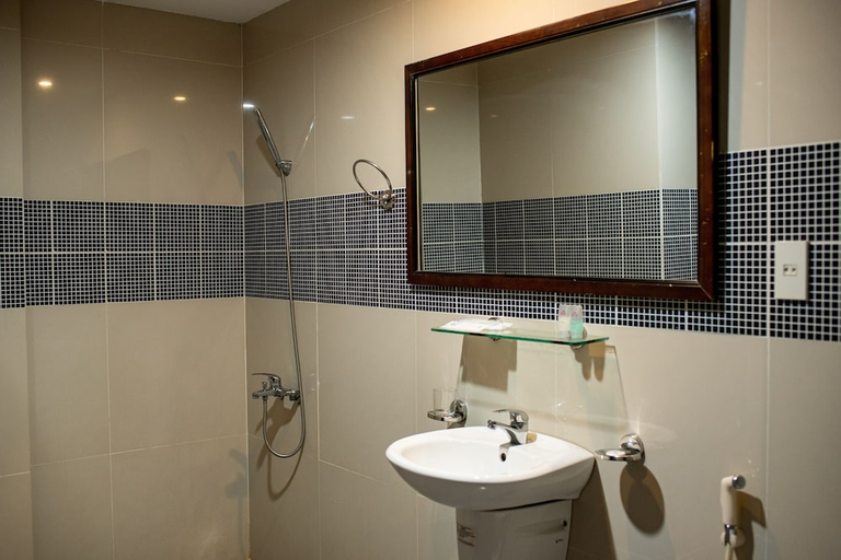 Bathroom 4, Song Tien Hotel, Mỹ Tho