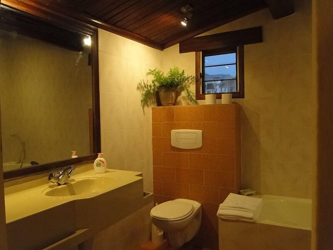 Bathroom, Goodlife Residence, Roherero