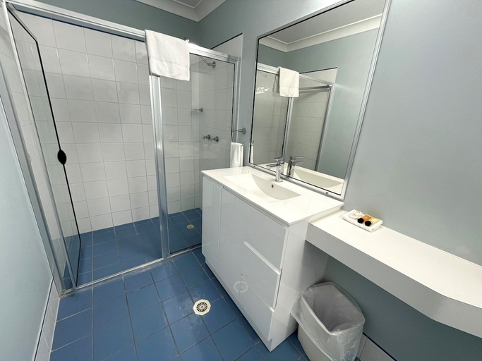 Bathroom 4, IPSWICH COUNTRY MOTEL, Ipswich - Central