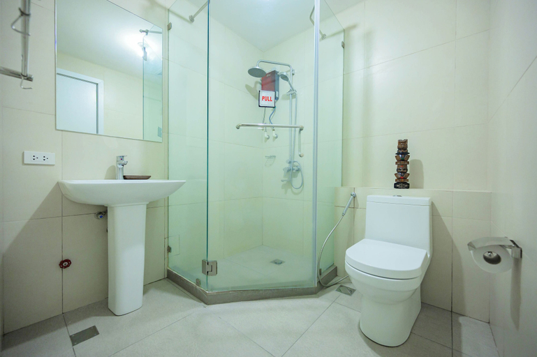 Bathroom 5, Cedar Peak Condominium by Tripsters Hub, Baguio City