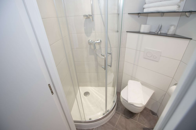 Bathroom 4, Premiere Classe Lyon Sud - Pierre Benite, Rhône