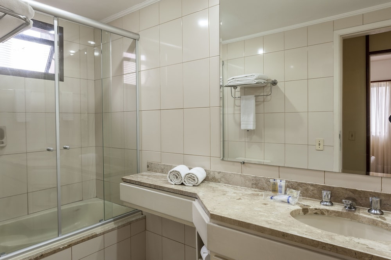 Bathroom 4, La Residence Itaim by Manager, São Paulo