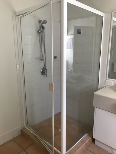 Bathroom 4, Portobello By The Sea, Caloundra - Caloundra N.