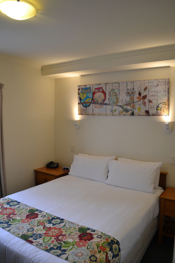 Bedroom 2, Colonial Lodge Motel, Taupo
