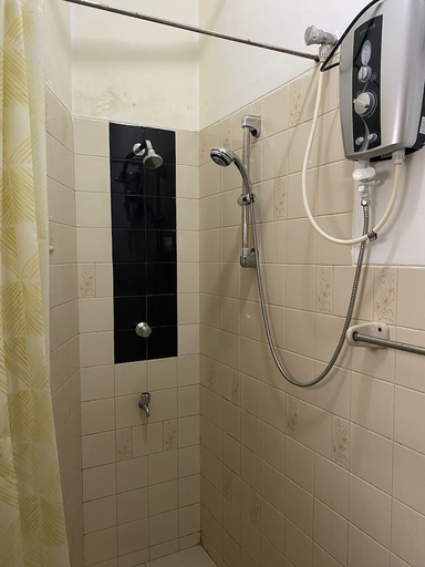 Bathroom 3, Breeze of Paradise, Sri Jayawardanapura Kotte