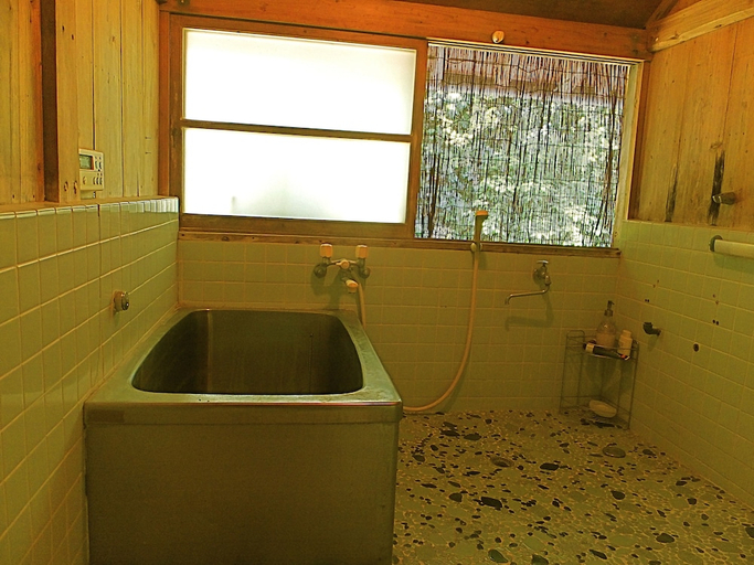 Bathroom, Kominka Sharehouse Hooju - Hostel, Miyazaki