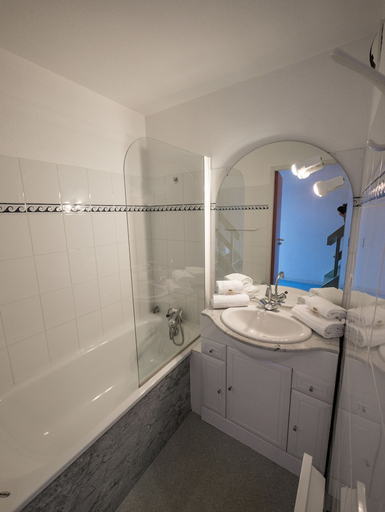 Bathroom 5, Residence Mer Golf Fort Socoa, Pyrénées-Atlantiques