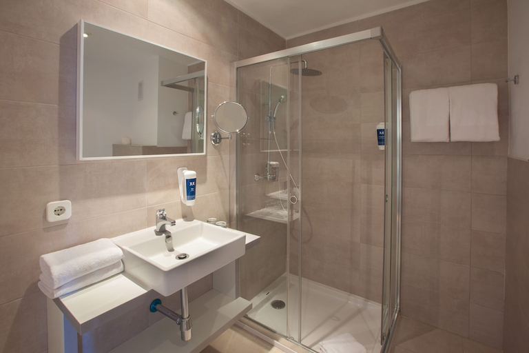 Bathroom 4, Grupotel Rocador, Baleares