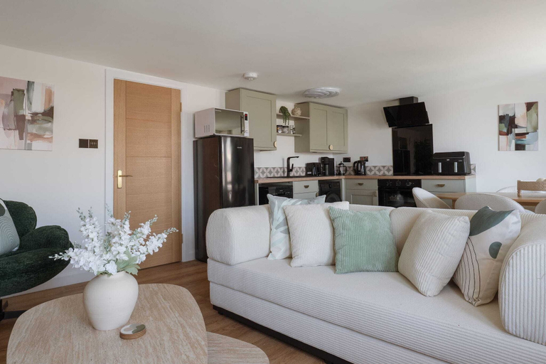 Room 2, Quayside Apartments, Brixham, Torbay