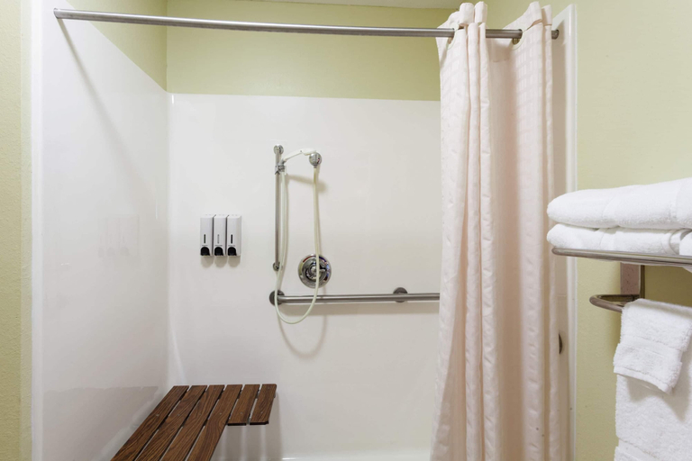 Bathroom 4, Baymont by Wyndham Dale, Spencer