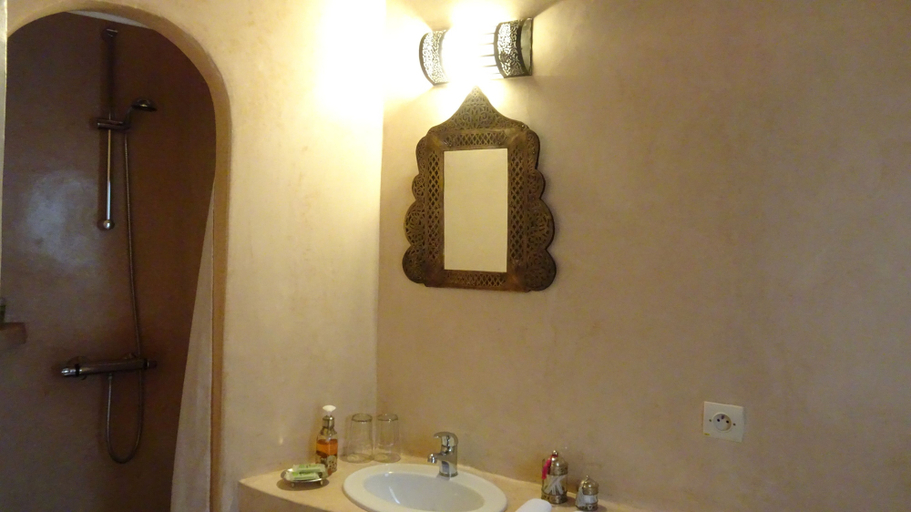 Bathroom 4, Riad Sabah, Fès