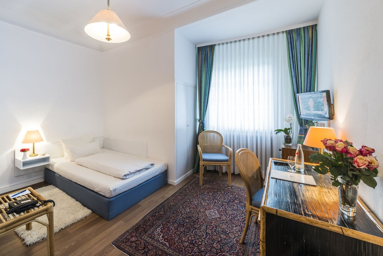 Bedroom 2, Parkhotel Atlantic, Heidelberg