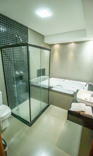Bathroom 3, Pousada Vitalis, Olímpia