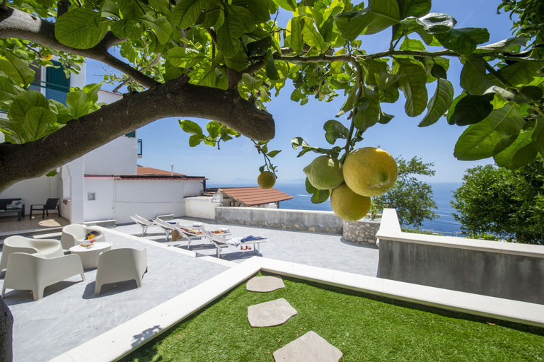 Room 1, Villa Cristal - Sea View Villa With Private Garden, Salerno