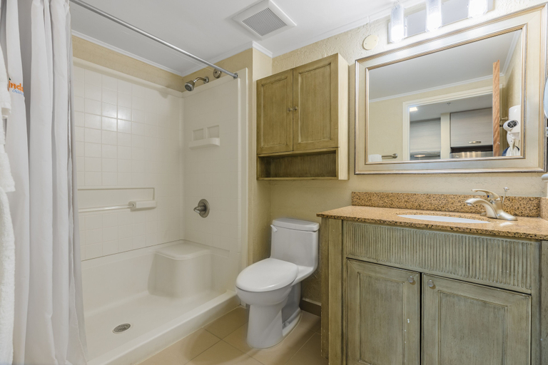 Bathroom, Playa Linda Beach Resort