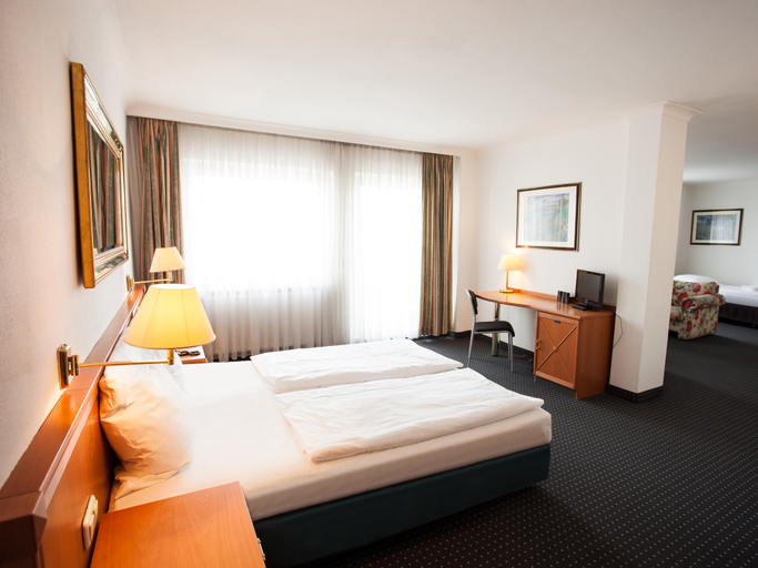 Bedroom 5, HansaDom Hotel Köln Central by Mayburgh, Köln