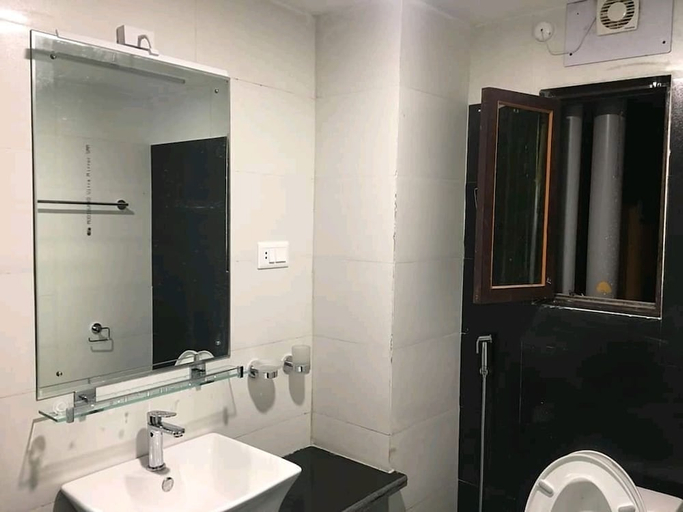 Bathroom, Hotel Glory, Chang