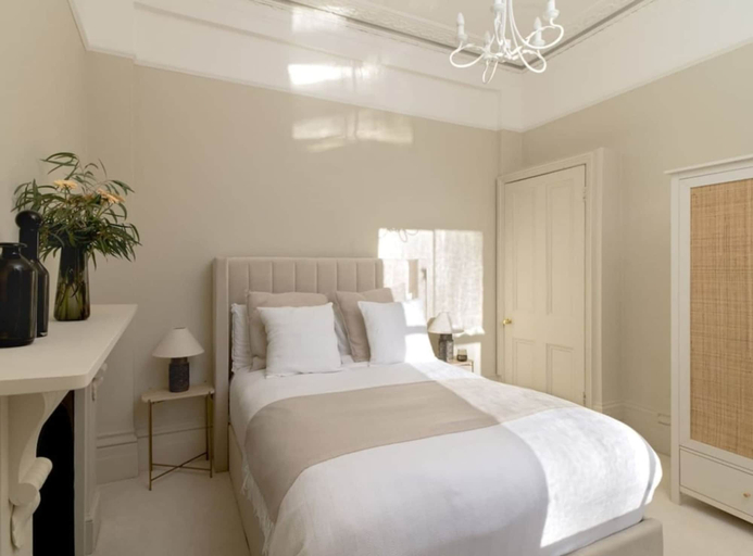 Room 3, Sophisticated Notting Hill 2bed, London