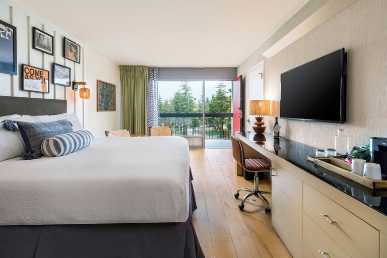 Bedroom 3, Hotel Paradox, Autograph Collection, Santa Cruz