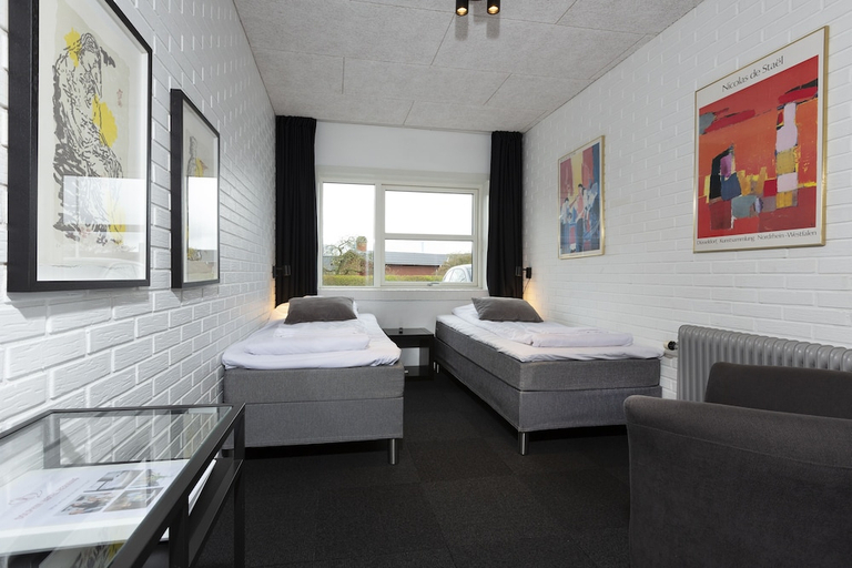 Bedroom 2, Hotel Birkegaarden, Herning