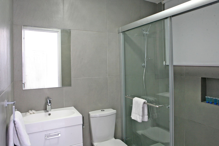 Bathroom 3, Corina Suites and Apartments