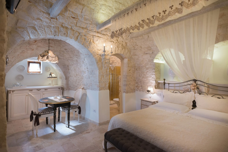Bedroom 3, Romantic Trulli, Bari