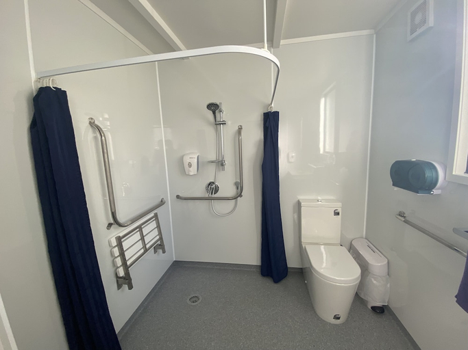 Bathroom 3, Whanganui River Top 10 Holiday Park, Wanganui