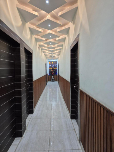 5, Blueberry Premium Hotel, Gautam Buddha Nagar