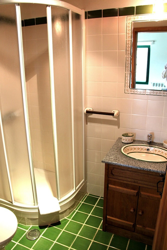 Bathroom 4, Quinta dos Ribeiros, Nisa