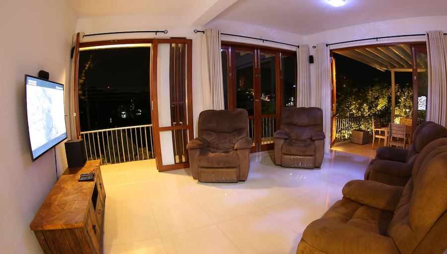 Others 4, Capital Villa, Kaduwela