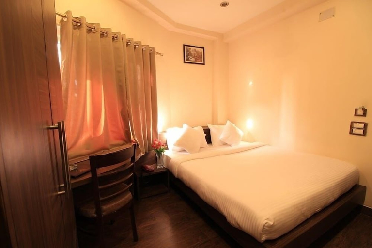 Bedroom 3, Rajdarbar Hotel & Banquets, Darjiling