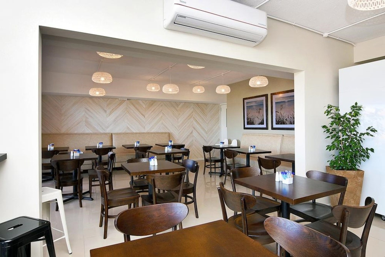 Food & Drinks 5, Bunbury Seaview Apartments, Bunbury