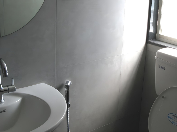 Bathroom 3, Hotel Gulmohr, Pune