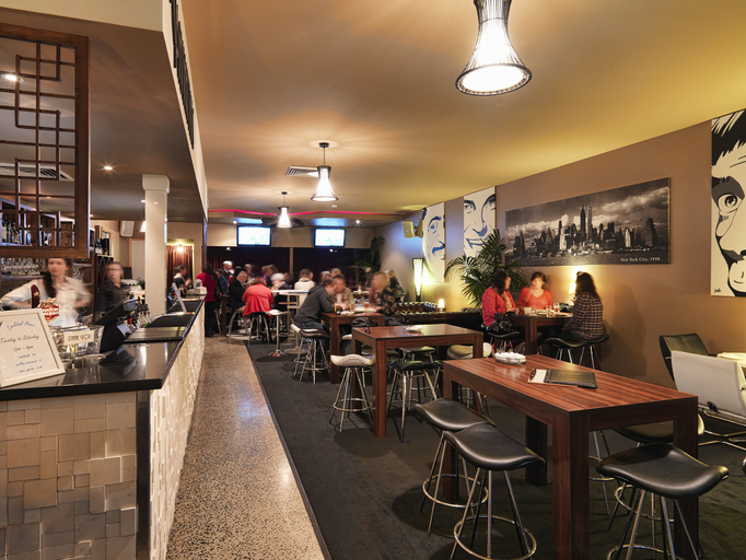 Food & Drinks 5, Quest Albury on Townsend, Albury