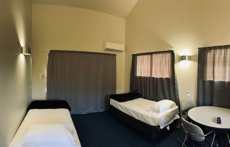 Bedroom 2, Rayland Epsom Motel, Waitakere