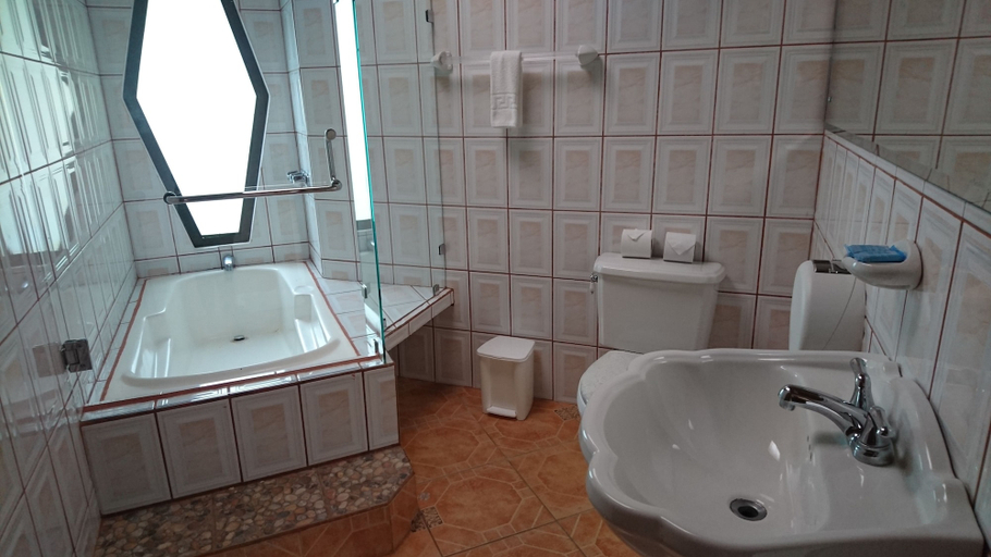 Bathroom 3, Vista Verde Lodge, Abangares