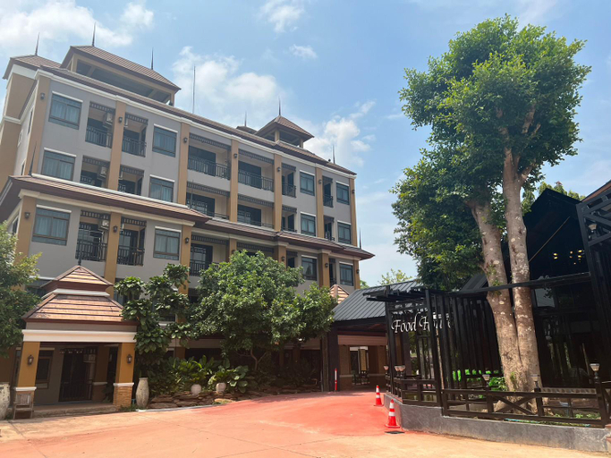 Others 4, The Green Hotel 304, Sri Mahar Pho