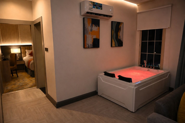 Bedroom 2, Aman Hotel ALmaali