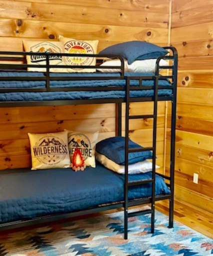 Room 5, Lazy Dazy, Sevier