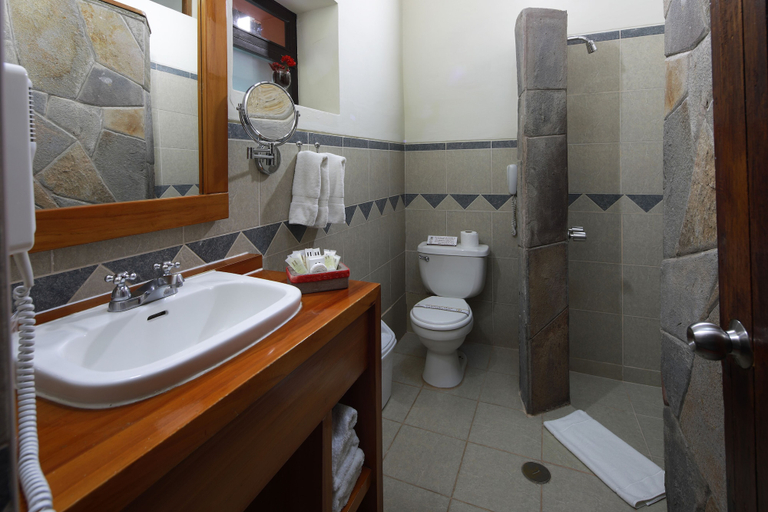 Bathroom 4, San Agustin Monasterio de la Recoleta Hotel, Urubamba
