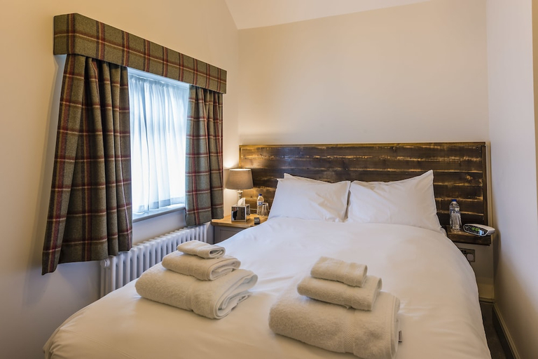 Bedroom 2, The Admiral Rodney, Worcestershire