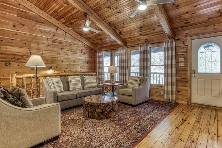 Living area 5, Cades Cove Escape, Blount