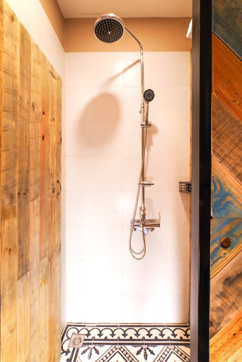 Bathroom 5, Little Anh House, Hoàn Kiếm