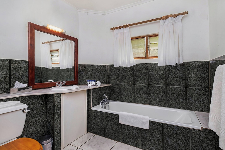 Bathroom 4, Protea Hotel by Marriott Lusaka Safari Lodge, Chibombo